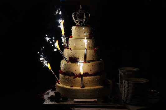 Wedding-Cake-Sparklers